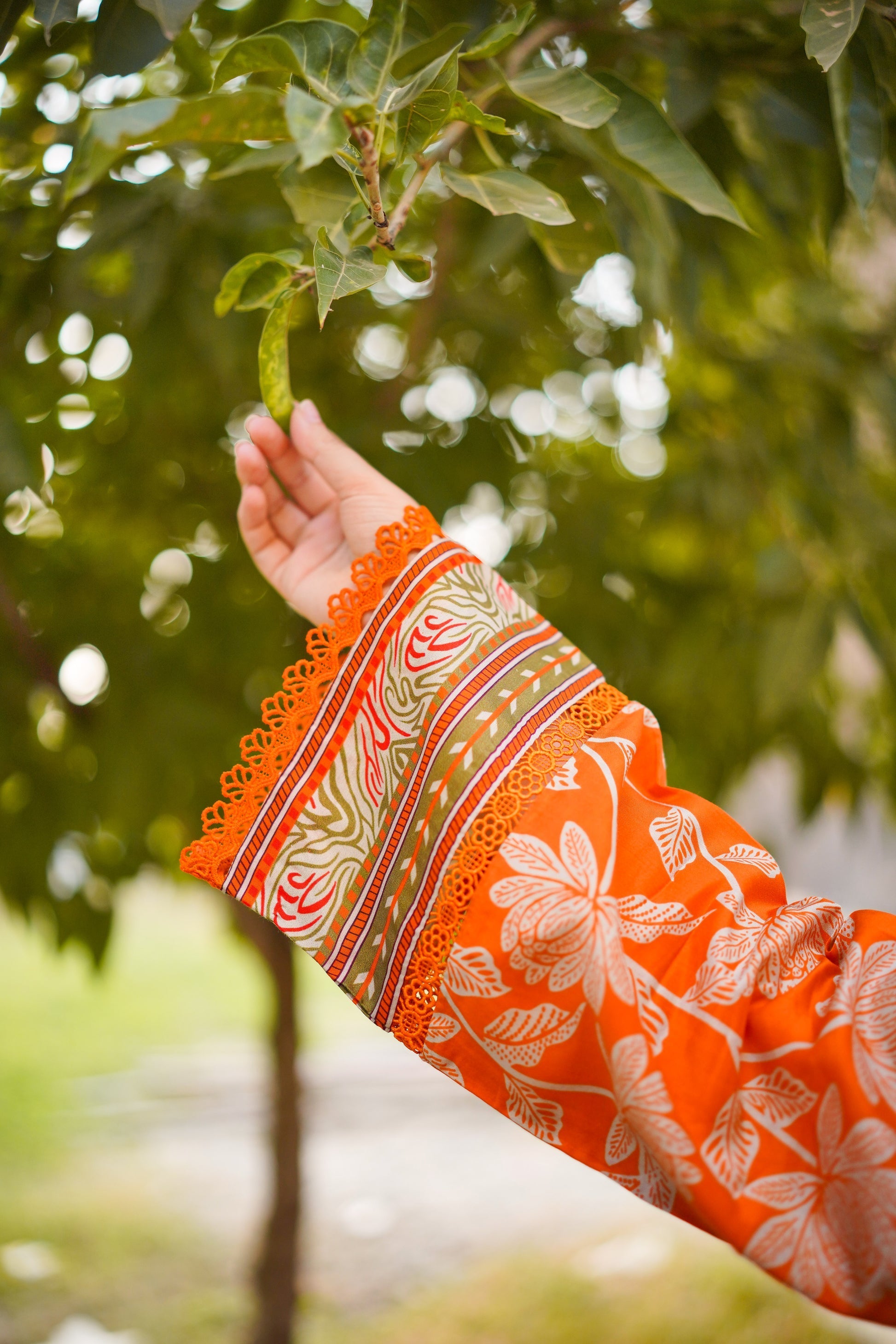 ANEELAS-3PC LAWN DIGITAL PRINTED SHIRT WITH CHIFON PRINTED DUPATTA AND PRINTED TROUSER - P-303